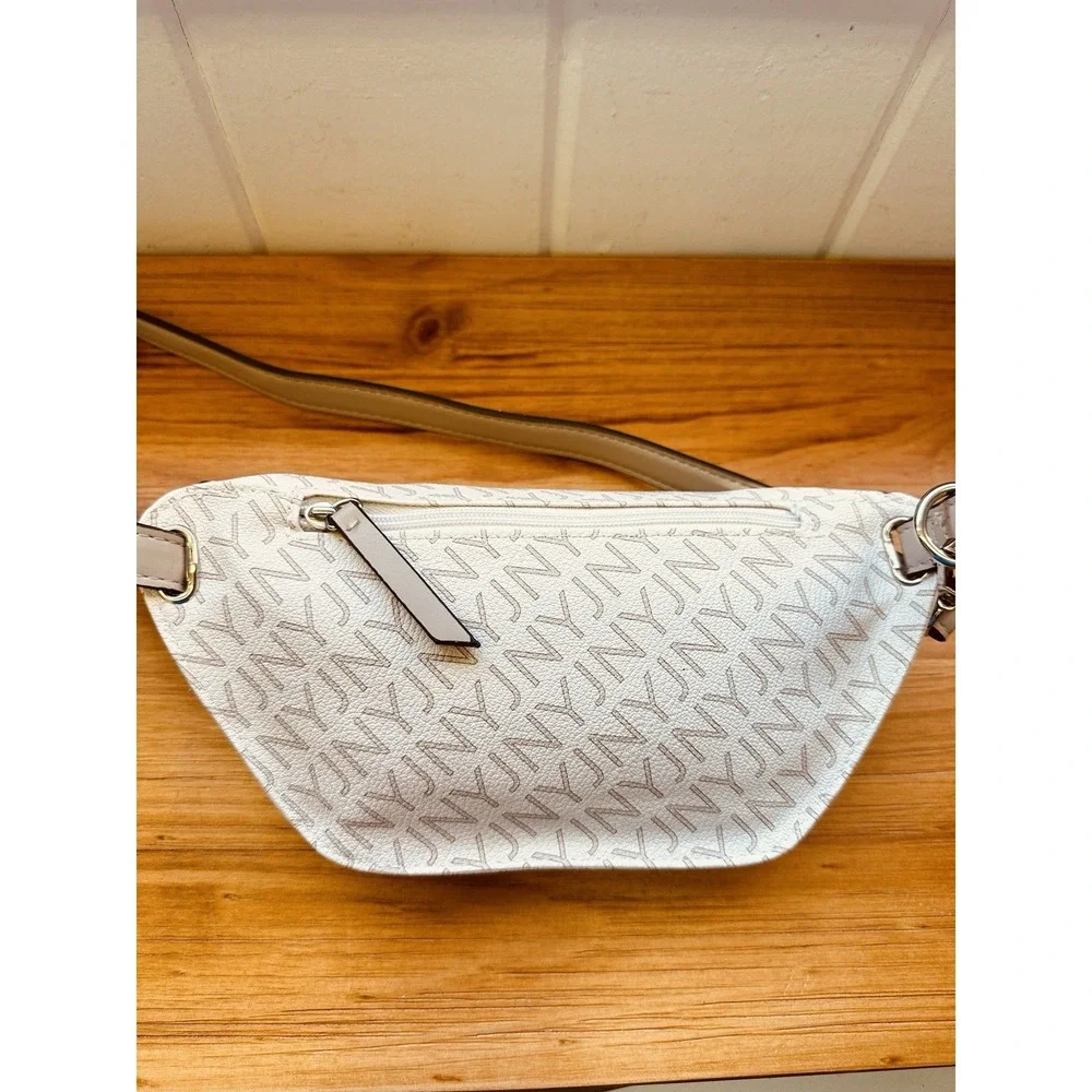 Jones New York Signature Fanny Bag‎ Belt Off White Gray Front & Back Zipper